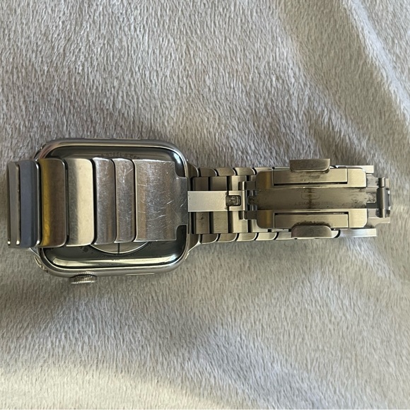 Apple Watch with stainless steel bracelet band/44 mm series 4 ready to pair - Picture 6 of 16